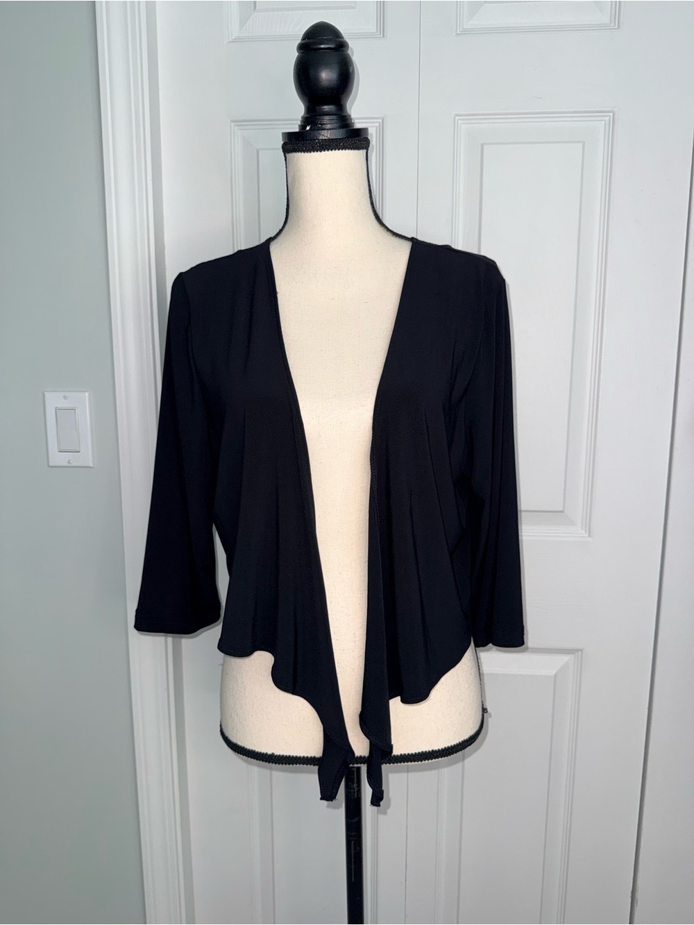 Lennie for Nina Leonard Black Tie Front Drape Wrap Crop Top Shrug Cardigan Large